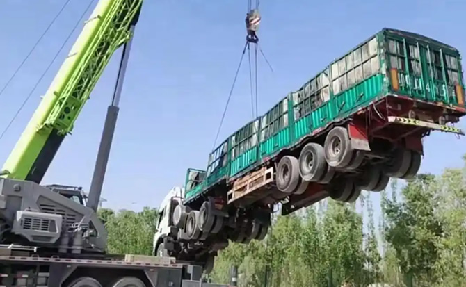 阿克塞道路脱困救援案例